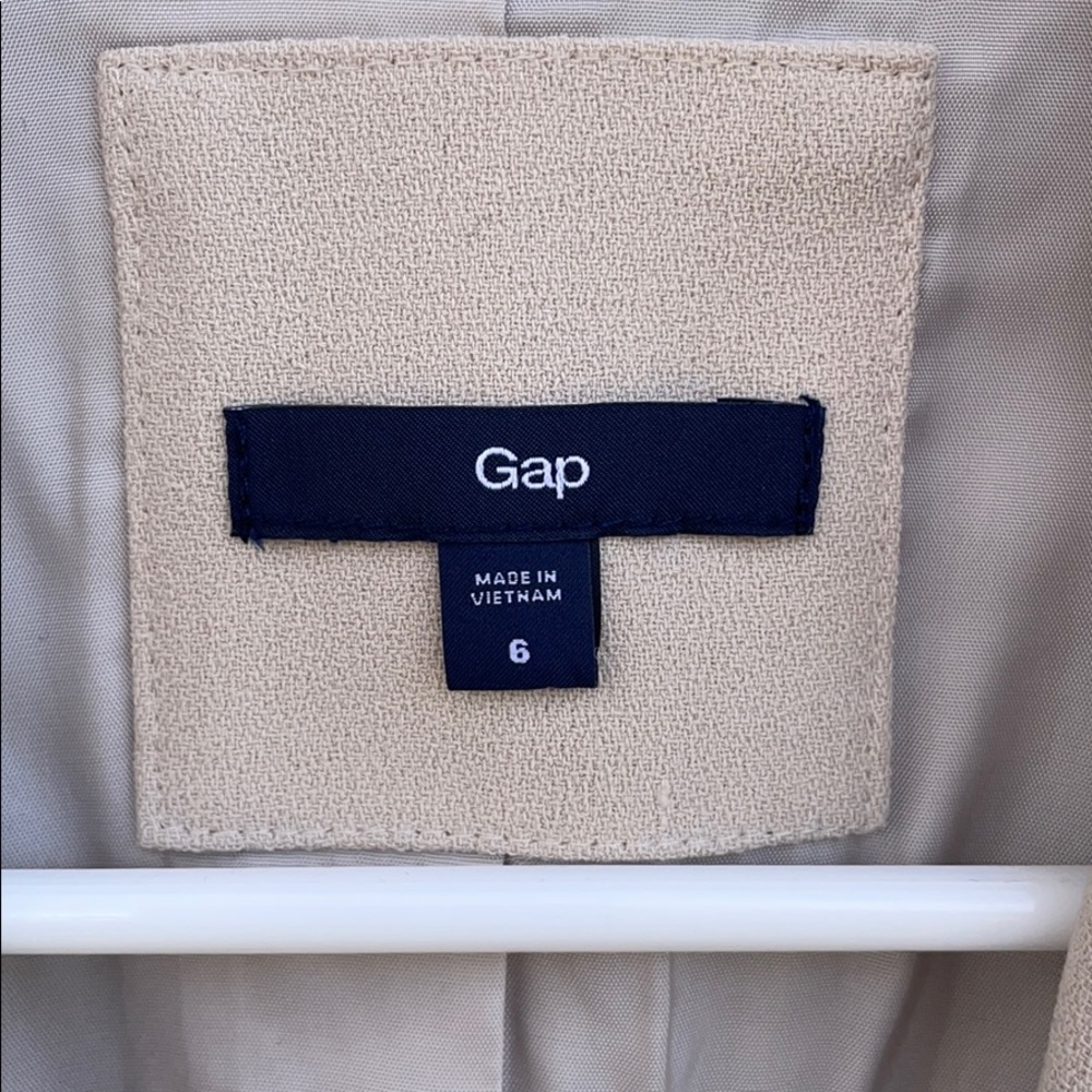 Gap Blazer with Detail on the Shoulders - Picture 3 of 5
